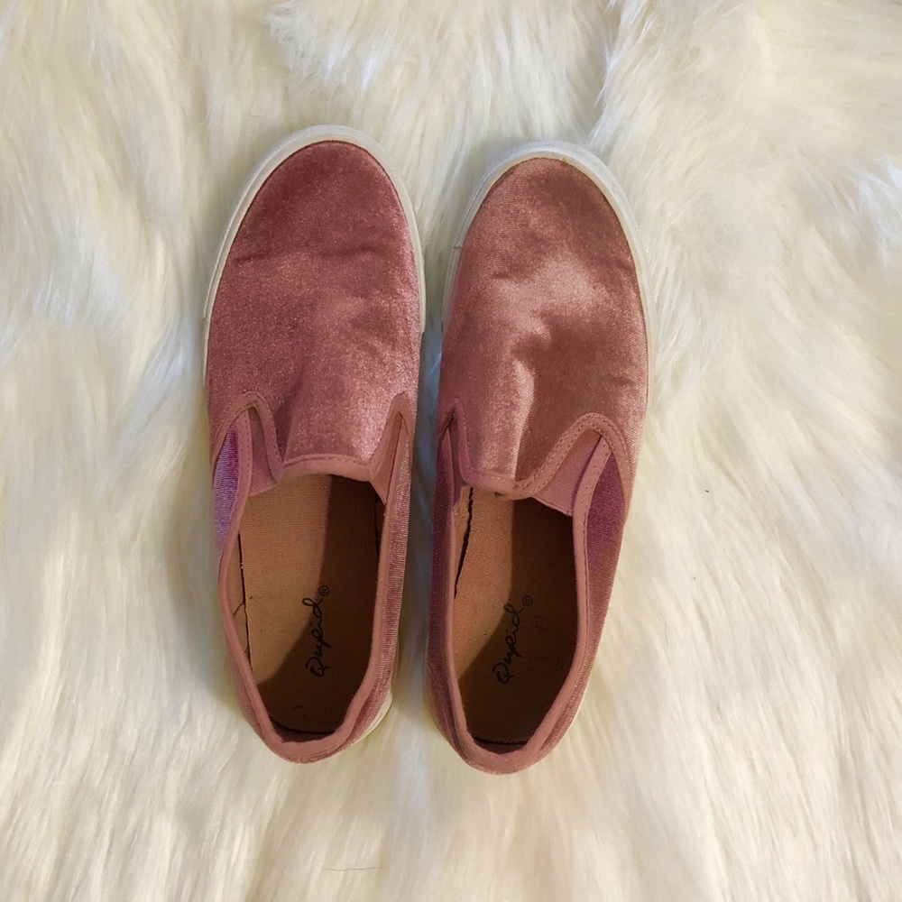 SALE Blush pink slip in tenni shoes